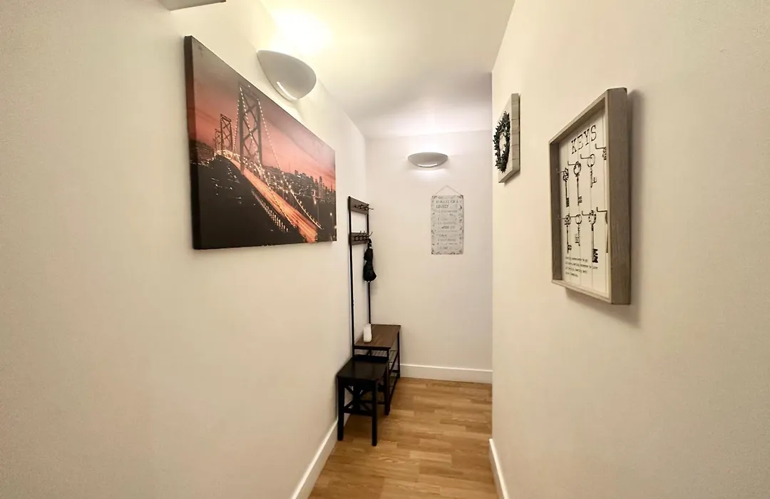 London Bridge Apartment-1