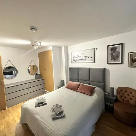 London Bridge Apartment-2